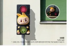 ポップマート ラブブ 中途半端な作戦 信号機