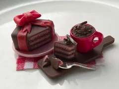 プレゼントケーキとホットチョコレート　ミニチュアスイーツ　ミニチュアフード