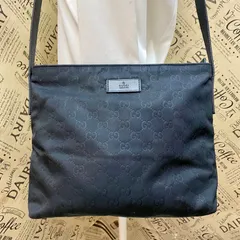グッチ ショルダーバッグ GGナイロン 黒 サコッシュ FY129