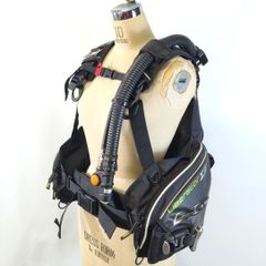 Bism NELEUS BCDジャケット Lサイズ 黒 期間限定値下げ中 - メルカリ