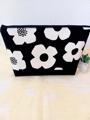 オムツポーチ(モダンフラワーブラック×ブラック)