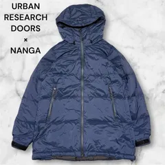 URBAN RESEARCH DOORS × NANGA AURORA ダウンジャケット リサイクルダウン フェザー 軽量 保温 撥水 ネイビー 紺 フード付き メンズ フリーサイズ  DR77-27M002 コラボモデル タウンユース アウトドア 美品