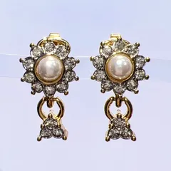NINA RICCI ニナリッチ フェイクパール ライントーン 花柄 イヤリング レア ホワイト GP レディース アクセサリー 希少 美品  aua01909071116