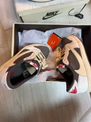 ジョーダン 1 x トラヴィス スコット レトロ ロー OG SP & リー × ぼっち・ざ・ろっく！