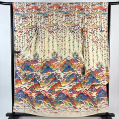 振袖 身丈159.5cm 裄丈63.5cm S 袷 山並み 蝶 金彩 クリーム 正絹 名品 【中古】