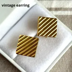 06719ヴィンテージ ゴールドのスクエアイヤリング