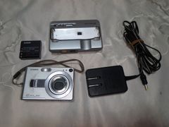 動作品 SONY CCD-CR1 ビデオカメラ 乾電池駆動　難あり 動作品 SONY CCD-CR1 ビデオカメラ 乾電池駆動 難あり 動作品 SONY CCD