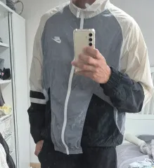 <30%セール>(NIKE)ナイキ 白 シルバー ウィンドブレーカー ジップアップ ジャケット