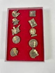 A2210・名探偵コナン ピンバッジ セット ※1個ピン留め破損あり 箱汚れがあり