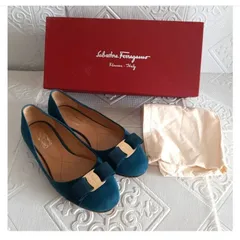 ✨美品✨Salvatore ferragamo✨サルヴァトーレフェラガモ　ヴァラリボン　フラットパンプス　Size 61/2D　フラット