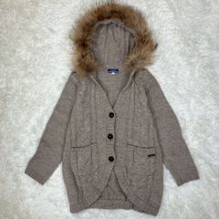 バーバリーブルーレーベル ダッフルニットカーディガン フード トグル ケーブル編 バーバリーブルーレーベル ケーブルニット カーディガン フード付き