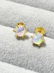 4mm 宝石質エチオピア産オパール ピアス（ローズカット・小粒タイプ）SILVER925製・18KGP仕上げ