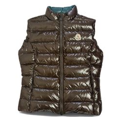 MONCLER オリーブグリーン ダウンベスト - メルカリ