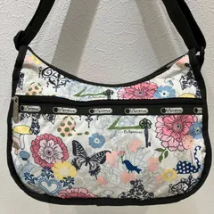 6804　LeSportsac レスポートサック　ショルダーバッグ　クラシックホーボー　花柄　フラワー　バタフライ　パピヨン　蝶々　ハート　レディース　軽量　カジュアル　シンプル