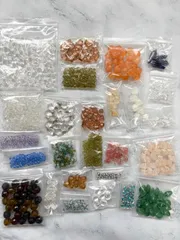 ハンドメイド　クリアパーツ　カラフルパーツ　パーツ　ビーズ　アクセサリーパーツ　手芸資材　クラフト素材　ネックレス　ピアス　詰め合わせセット