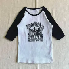 00s　archive　アーカイブ古着　両面アルファベットロゴプリント　Twin Bridge Junction　NY　モノトーン　ホワイト×ブラック　サーマル生地　ラグランTシャツ　ピチT　M　Y2K　グランジ　平成ギャル　thermal raglan-T