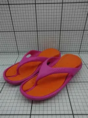 ◇ ⊂ クロックス Crocs クロックバンド フリップ サンダル ピンク系オレンジ系 レディース E  【1511110025283】