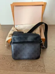 ルイヴィトン トリプル メッセンジャーバッグ