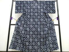 絞り浴衣 総絞り 紺 白 花柄 浴衣 単品 身丈149cm 裄66cm 美品 - メルカリ