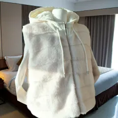 アイボリー フェイク ファー フード ベスト