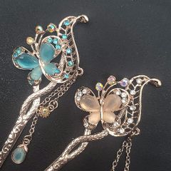 Item thumbnail for item b139a531-49ba-4fd9-9739-92e3a7b76b7a