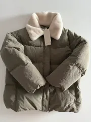 屋外撮影 1回 / 579,000円 エピグラム ダウン (ファー 取り外し)