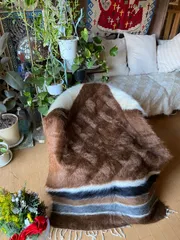 ヴィンテージシイルトバッタニイェ!極上古い時代のアンゴラヤギのモヘア使用!幅も広くミフラブ柄の上が富士山みたいなシイルトバッタニイェ!艶々チョコレート茶厚みあり暖かい!お洒落!人にも動物にも優しい山羊さんそのままの色のエコな手織物/シイルトバッタニイェは当店で