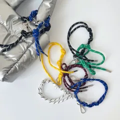 パラコード キーホルダー キーチャーム バッグチャーム  韓国 コーデ 服 モノトーン 大人トレンド おしゃれ 大人 20代 30代 40代 50代 の方へ