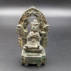 銅造 誕生仏 蓮華座 仏像 オブジェ - メルカリ
