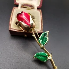 赤い薔薇 立体 米国 ビンテージ ブローチ バラ フローラル 昭和レトロ コスチュームジュエリー 花 3D Rose アクセント SOA51