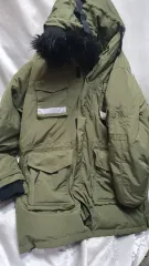 カーキ色 マウンテンダウンジャケット アウター オーバーサイズ