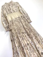 美品 tocco closet トッコクローゼット 定価5390円 ウエストリブ切り替えシャーリングフラワープリントプリーツ ワンピース sizeM/ベージュ ■■レディース