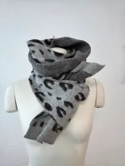 ヒョウ柄マフラー