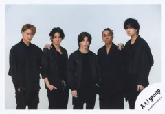 【中古】生写真(STARTO) Aぇ! group/集合(5人)/横型・膝上/「Aぇ! group Debut Tour ～世界で1番AぇLIVE～」グッズオフショット/公式生写真