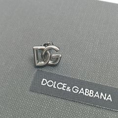 R*u様 DOLCE&GABBANA ロゴ入りピアス - メルカリ