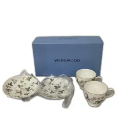 Wedgwood  ウェッジウッド ティーカップ　ソーサー ワイルドストロベリー食器  ホワイト 中古