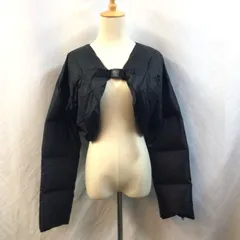 ISSEY MIYAKE　イッセイ　ミヤケ　ブラック　ショート　ダウン　トップスのサムネイル