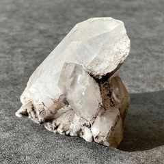 複数結晶の立体感 水晶クラスター 78g 台座+ミネラルタック付 複数結晶の立体感 水晶クラスター 78g 台座+ミネラルタック付