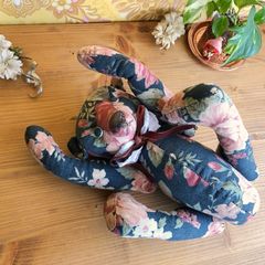 ウィリアムモリス柄の人形William Morris Pattern Doll - メルカリ