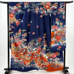 振袖 身丈161cm 裄丈65cm M 袷 草花 鴛鴦 ぼかし 紺色 正絹 名品 【中古】