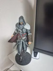 アサシン クリード エツィオ フィギュア