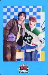 【中古】コレクションカード(男性) Stray Kids/バンチャン(Bang Chan)・ハン(HAN)/枠青/「Stray Kids Fan Connecting 2024 “SKZ TOY WORLD”」フォトカードB