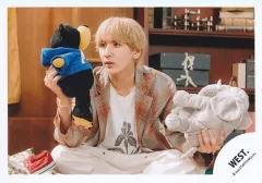 【中古】生写真(STARTO) WEST./藤井流星/横型・膝上/シングル「まぁいっか!」MV＆ジャケ写オフショット/公式生写真