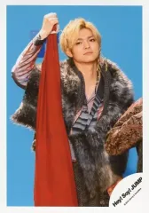 【中古】生写真(ジャニーズ) Hey! Say! JUMP/薮宏太/膝上・衣装グレー・青・赤・右手上げ・首傾げ・背景青/アルバム「PARADE」MV＆ジャケ写オフショット/公式生写真