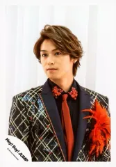 【中古】生写真(ジャニーズ) Hey! Say! JUMP/高木雄也/バストアップ・衣装黒・赤・金・コサージュ・顔左向き・口閉じ・背景白/16夏 コンサートパンフ＆グッズ撮影/公式生写真