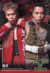 【中古】コレクションカード(男性) No.01：ROWDY SHOGUN ≠ THE RAMPAGE/LIKIYA(HADES)/「BATTLE OF TOKYO ツインウエハース 2025」メタリックプラカード