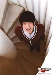 【中古】生写真(ジャニーズ) 7WEST/神山智洋/全身・衣装赤茶・目線上・階段/関西ジャニーズJr. 初 全国ツアー 2013