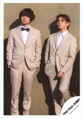 【中古】生写真(ジャニーズ) Hey! Say! JUMP/山田涼介・伊野尾慧/膝上/シングル「DEAR MY LOVER / ウラオモテ」MV＆ジャケ写オフショット/公式生写真