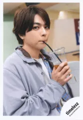 【中古】生写真(STARTO) timelesz/佐藤勝利/上半身/シングル「because」MV＆ジャケ写オフショット/公式生写真