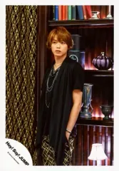 【中古】生写真(ジャニーズ) Hey! Say! JUMP/高木雄也/膝上・衣装黒・体左向き・左手ポケット・棚/16夏 コンサートパンフ＆グッズ撮影/公式生写真